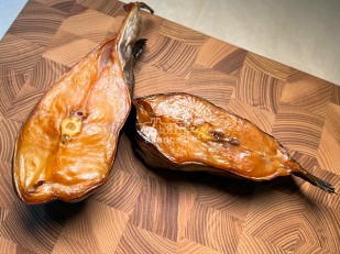 Белый амур холодного копчения: Сом стейк х/к